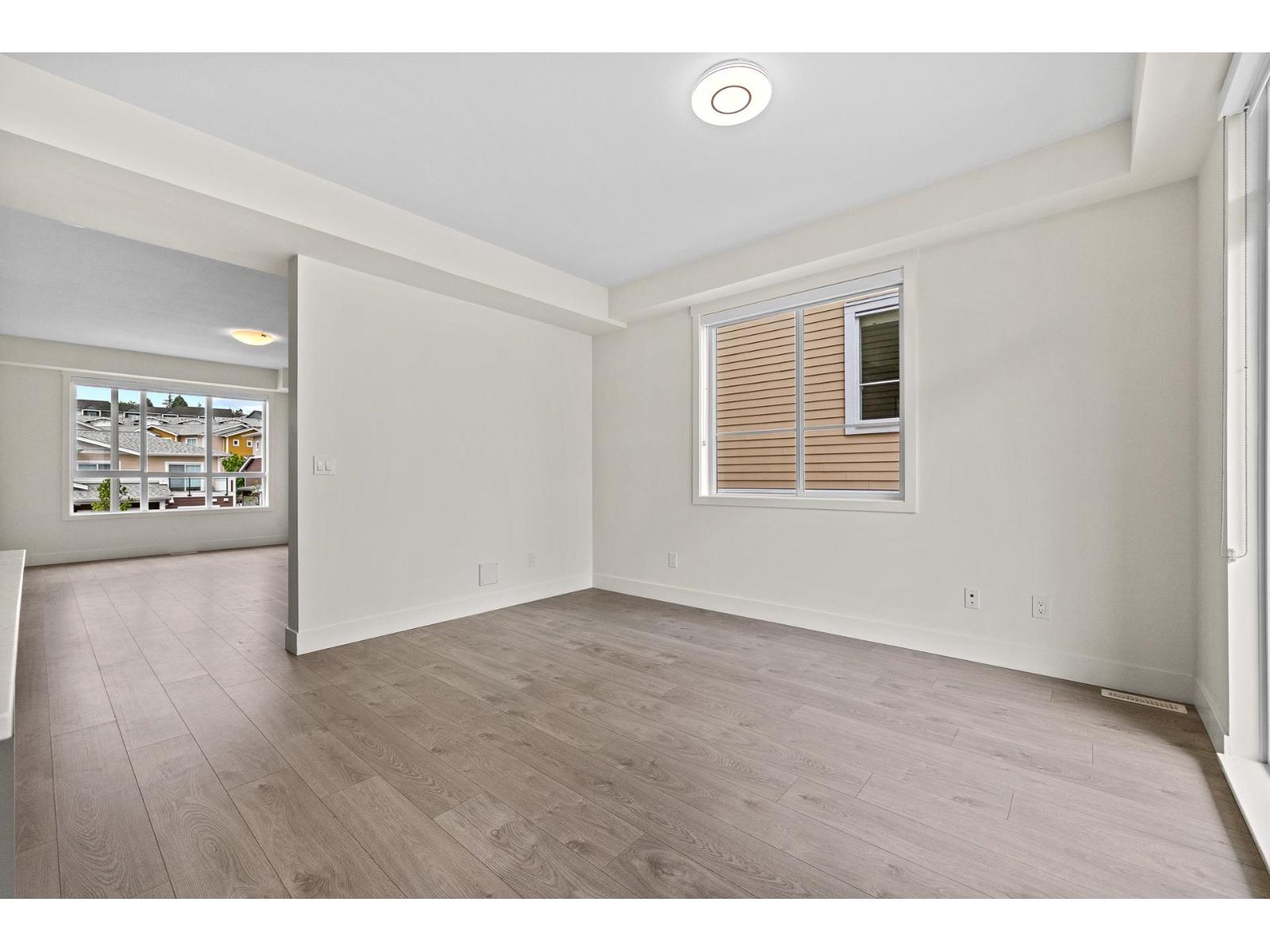 16 16560 17a Avenue Property Photo 6