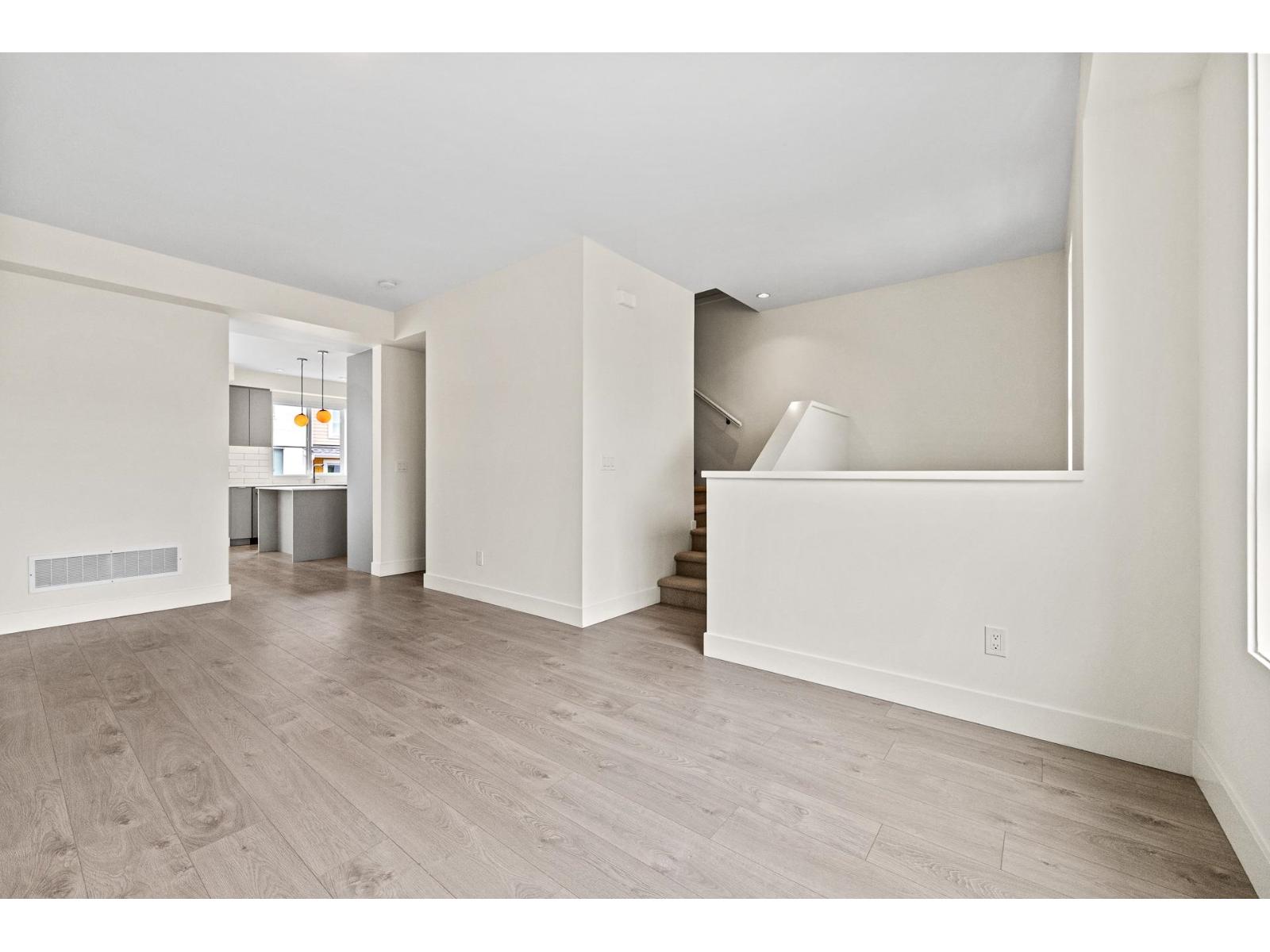 16 16560 17a Avenue Property Photo 7
