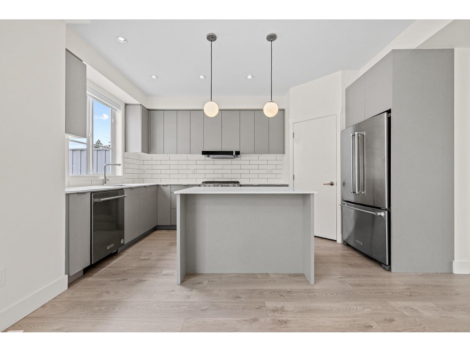 16 16560 17a Avenue Property Photo 17