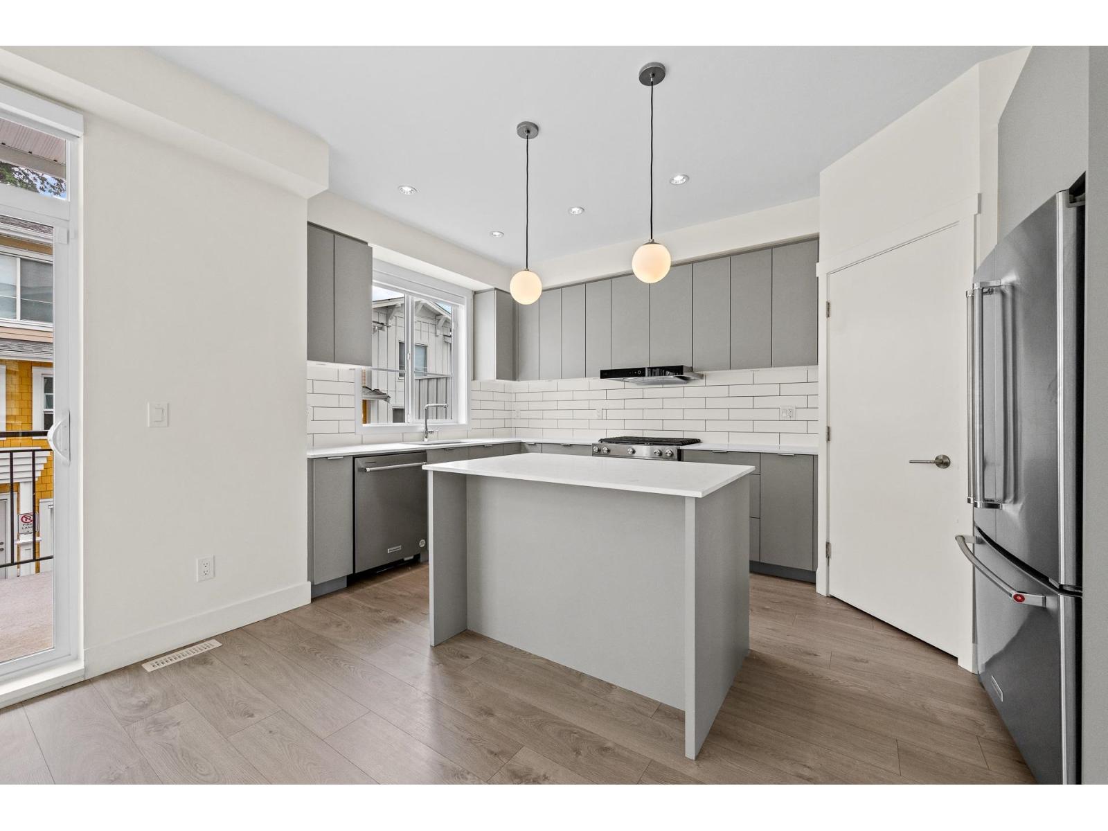 16 16560 17a Avenue Property Photo 18