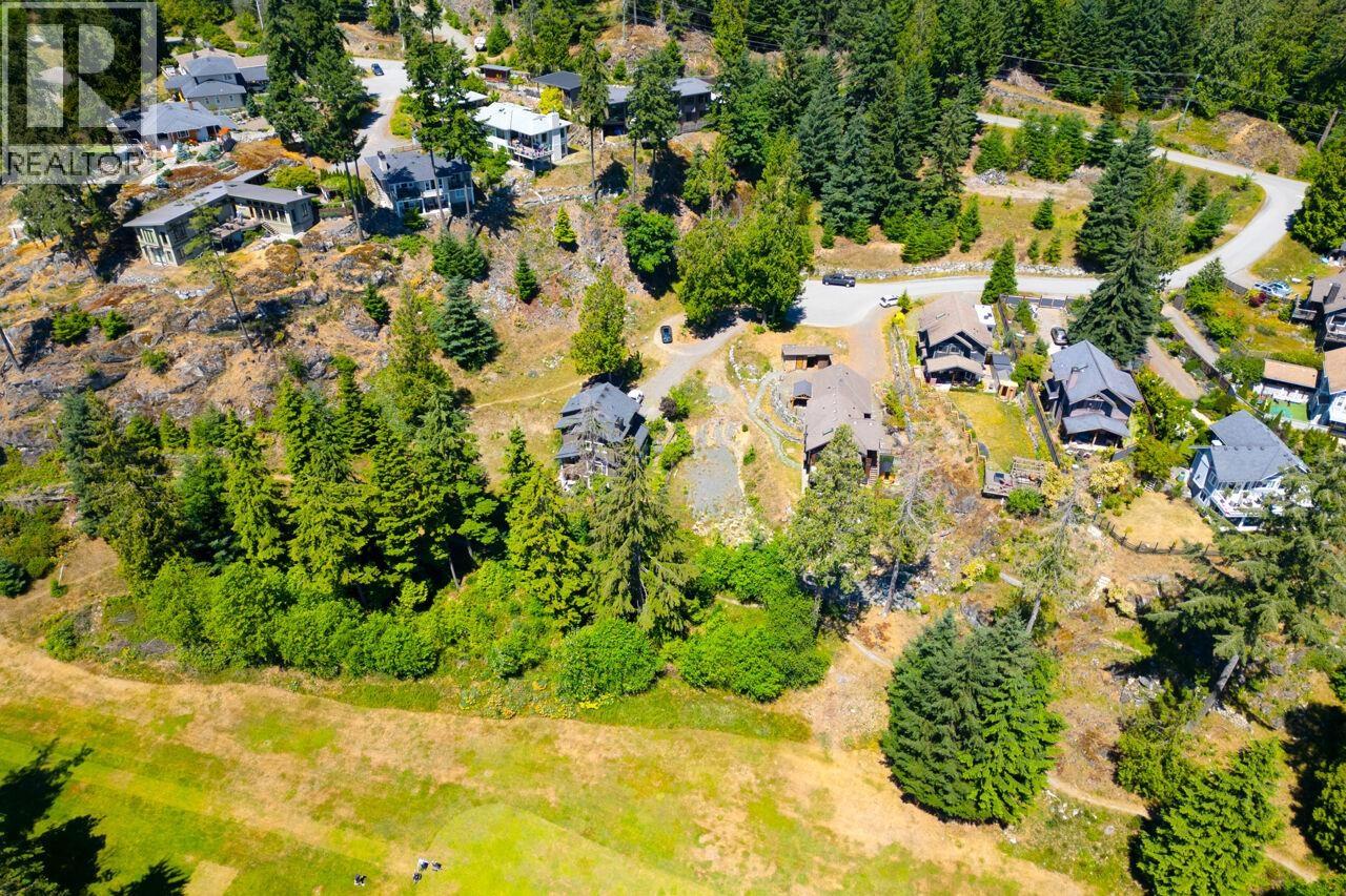 931 Fairway Lane Property Photo 12