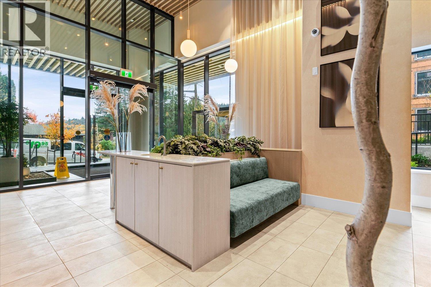 2010 626 Claremont Street Property Photo 4