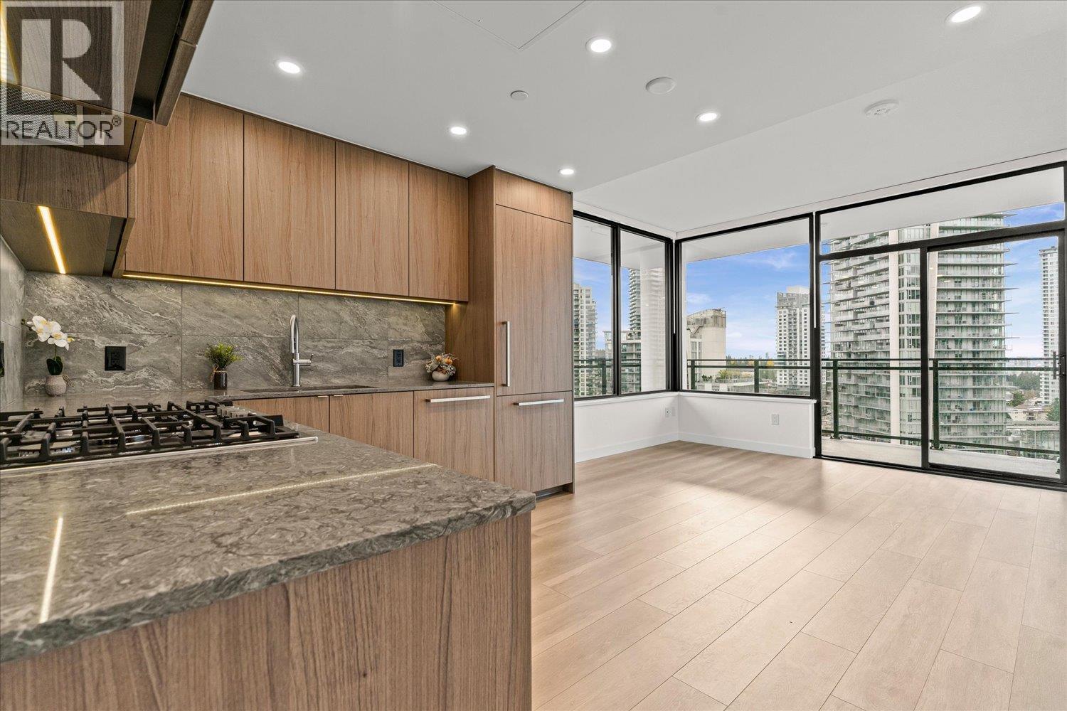 2010 626 Claremont Street Property Photo 6