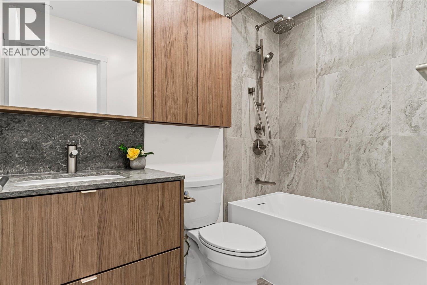 2010 626 Claremont Street Property Photo 18
