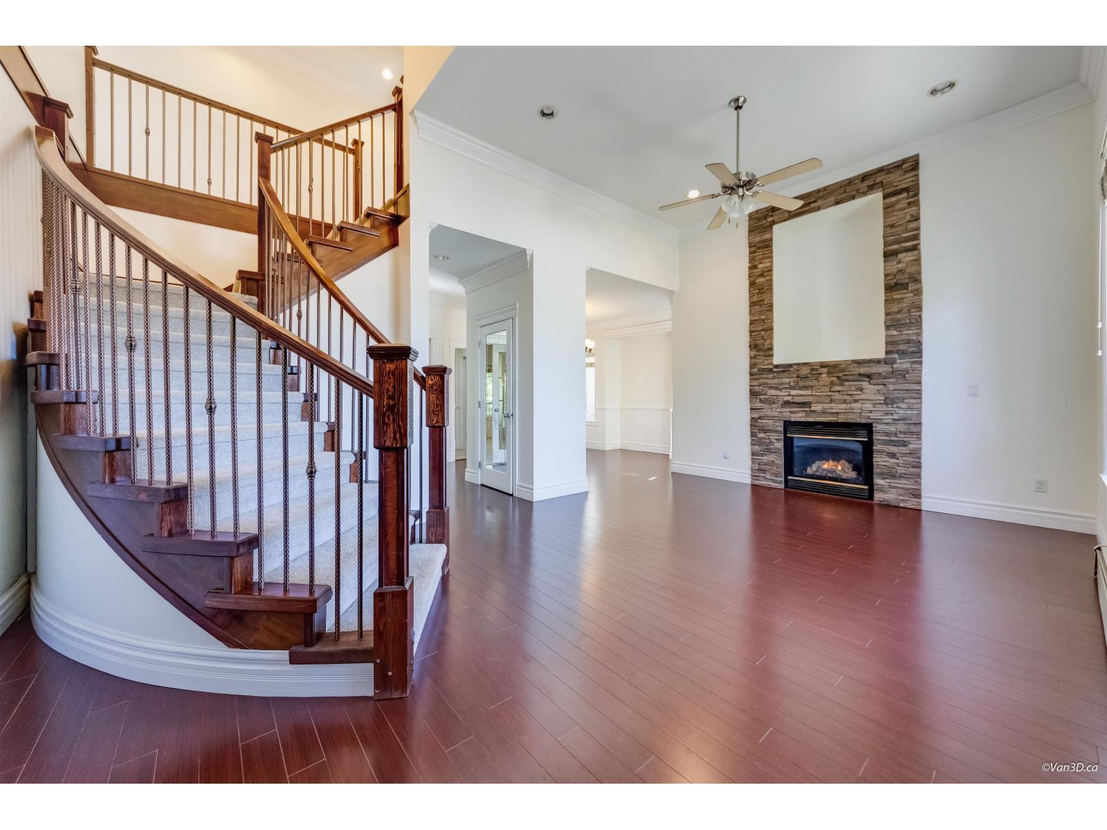 14856 69 Avenue Property Photo 2