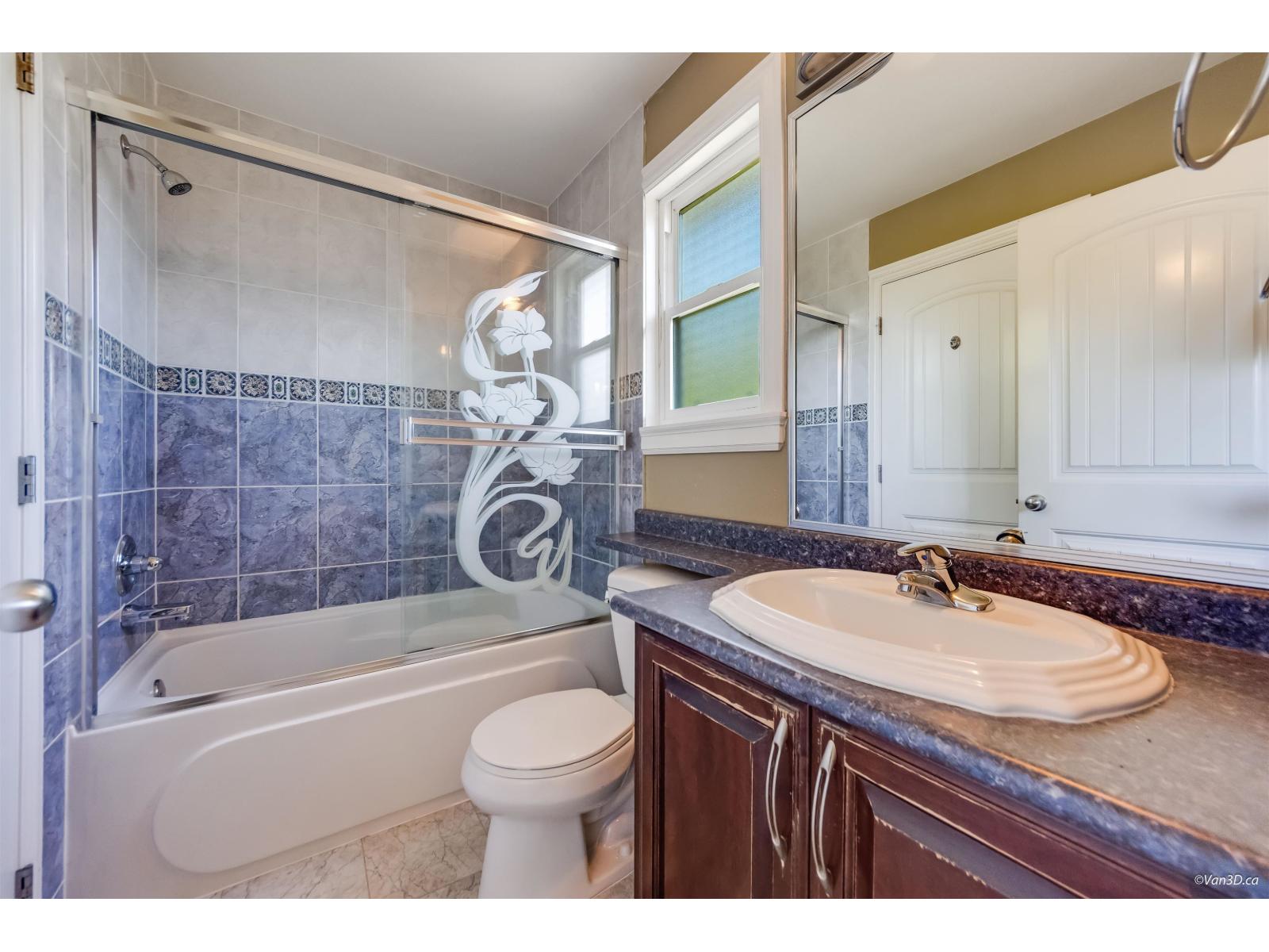 14856 69 Avenue Property Photo 4