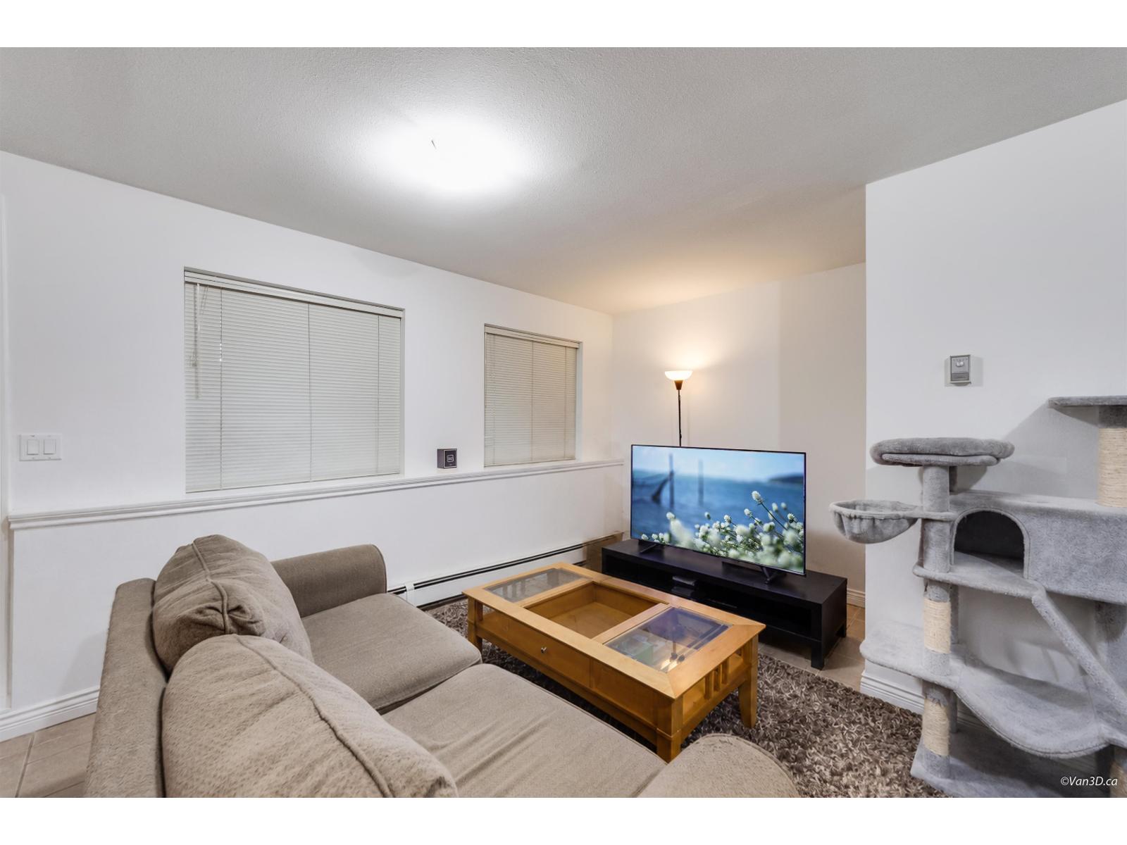 14856 69 Avenue Property Photo 6