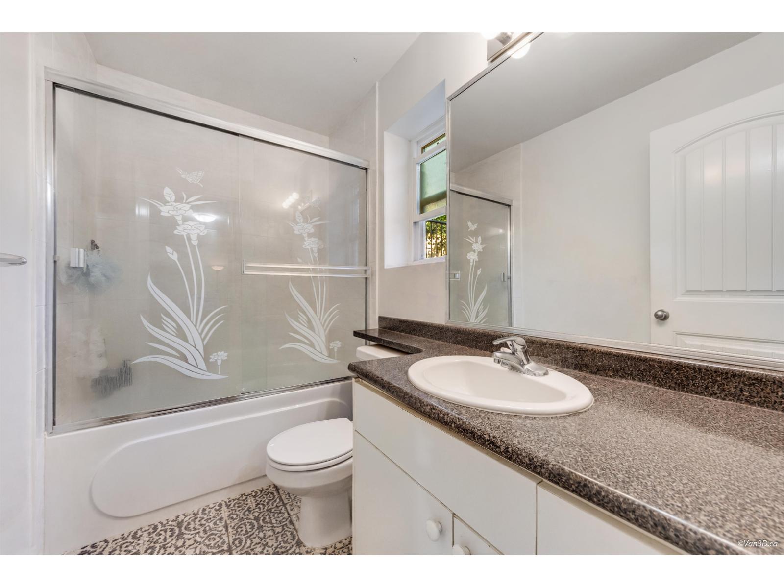 14856 69 Avenue Property Photo 9