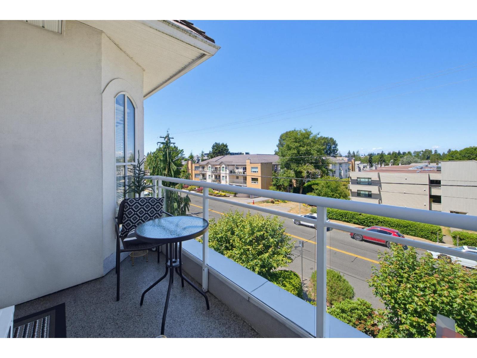 306 15290 18 Avenue Property Photo 16