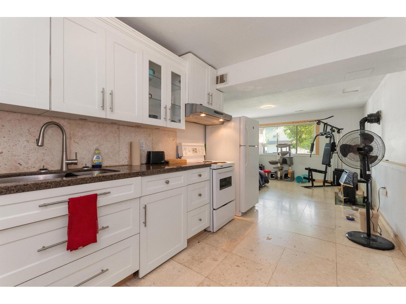 540 5th Avenue Property Photo 17
