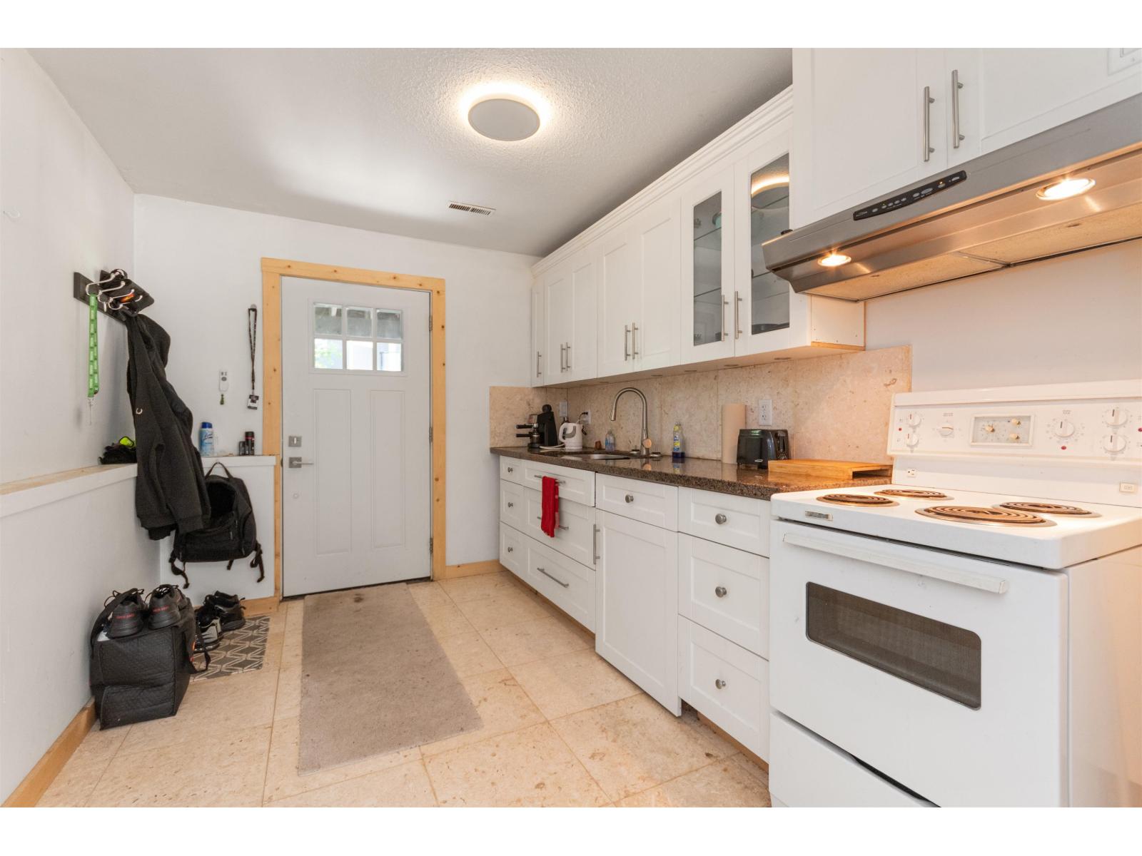 540 5th Avenue Property Photo 18