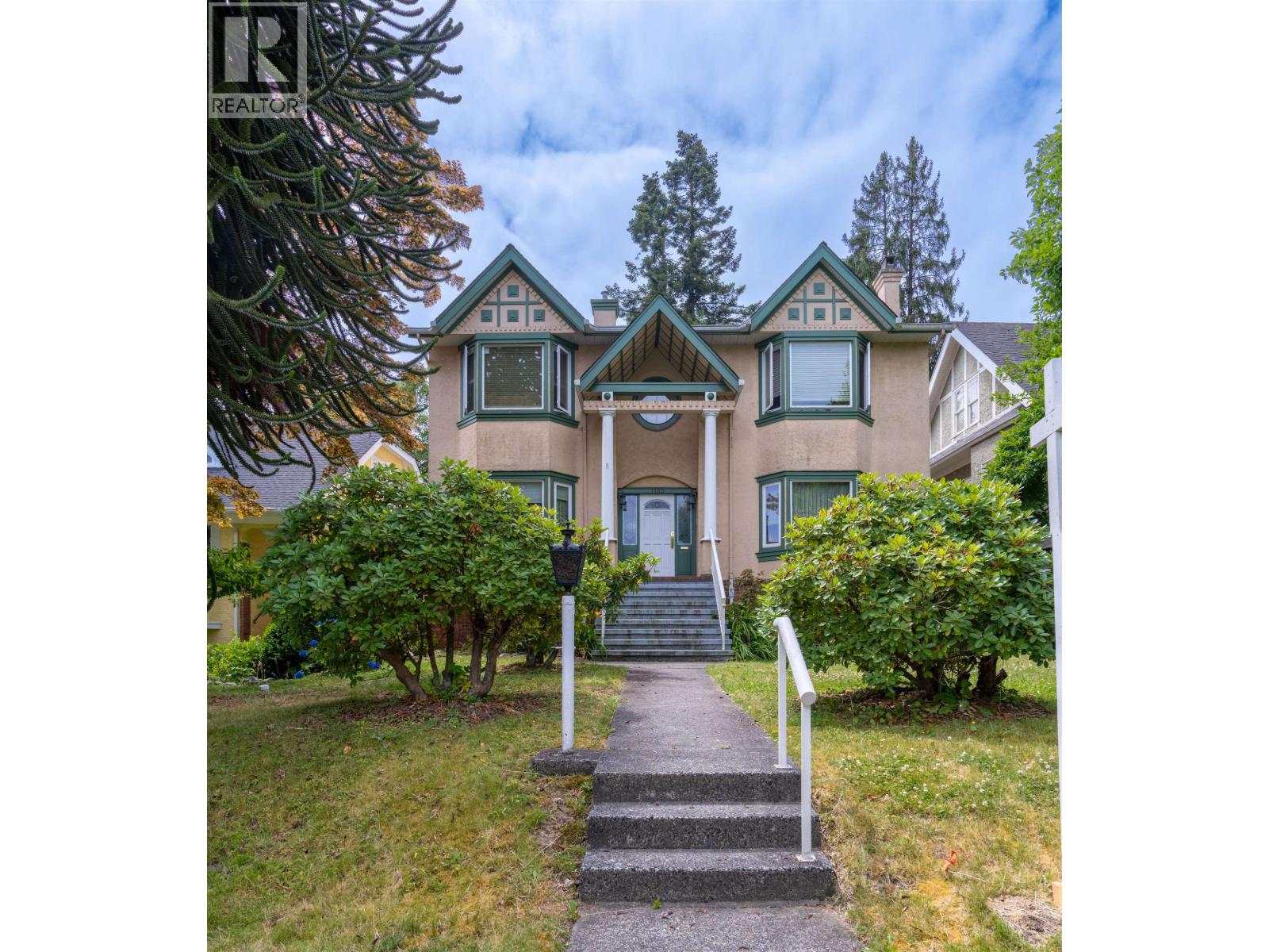 1180 Devonshire Crescent Property Photo 1