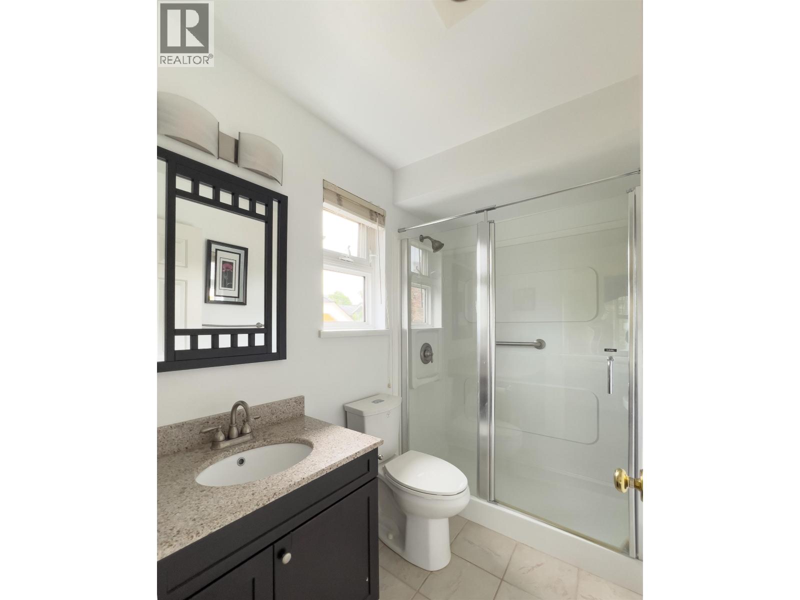 1180 Devonshire Crescent Property Photo 9