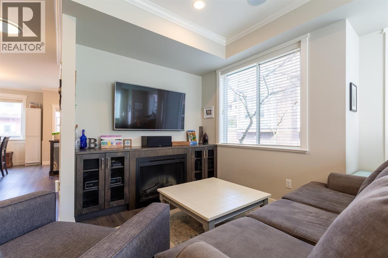 13 10480 248 Street Property Photo 3