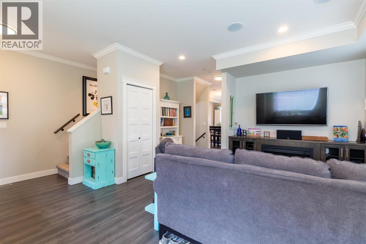 13 10480 248 Street Property Photo 4