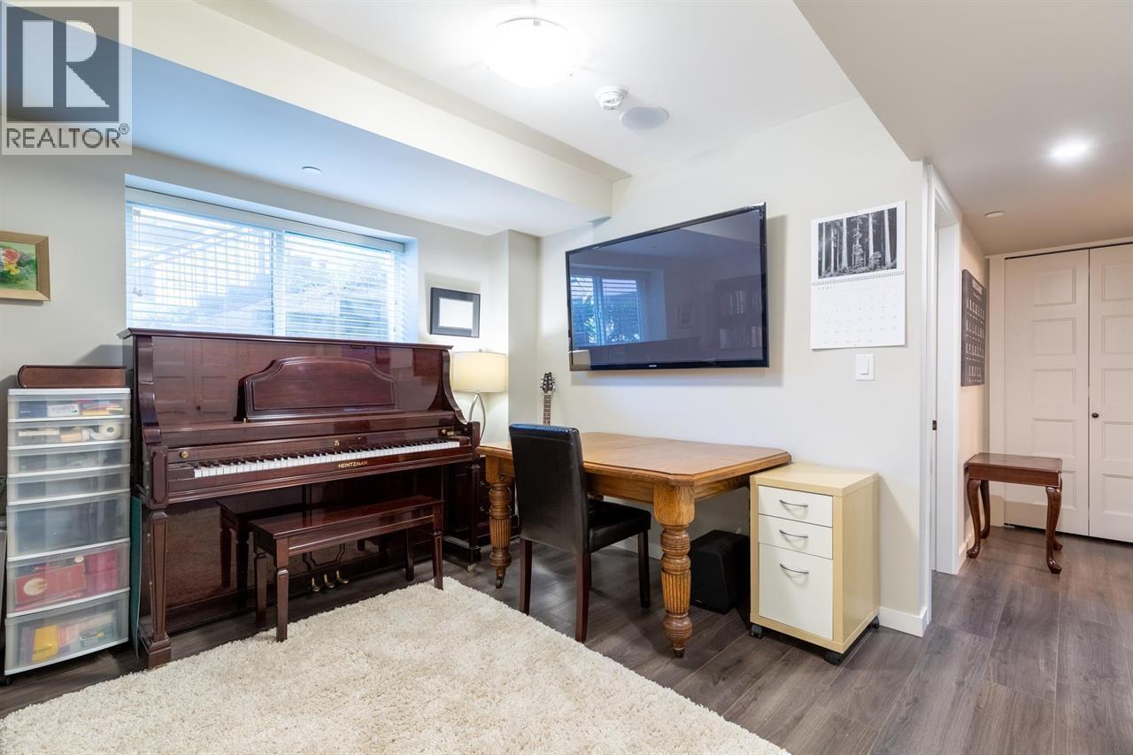 13 10480 248 Street Property Photo 27