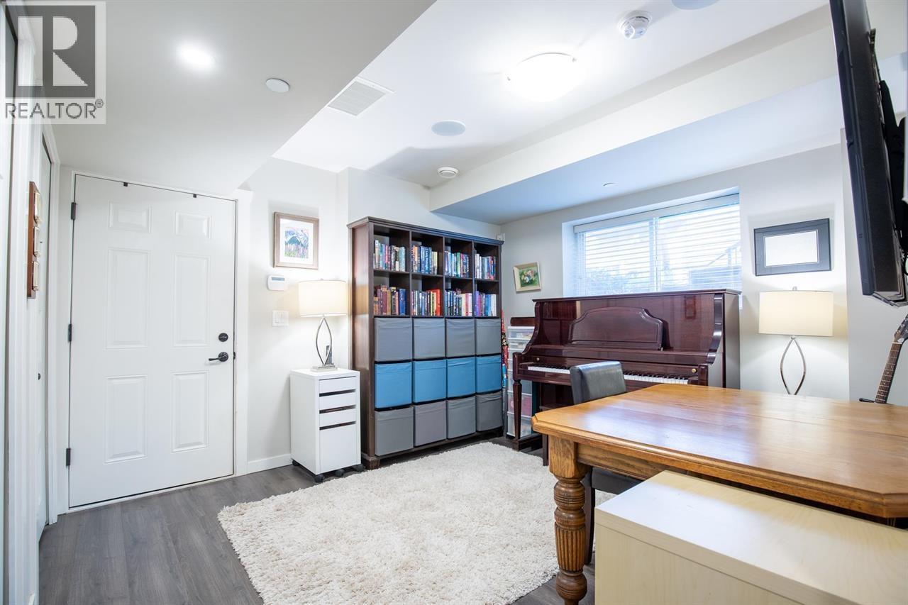 13 10480 248 Street Property Photo 29