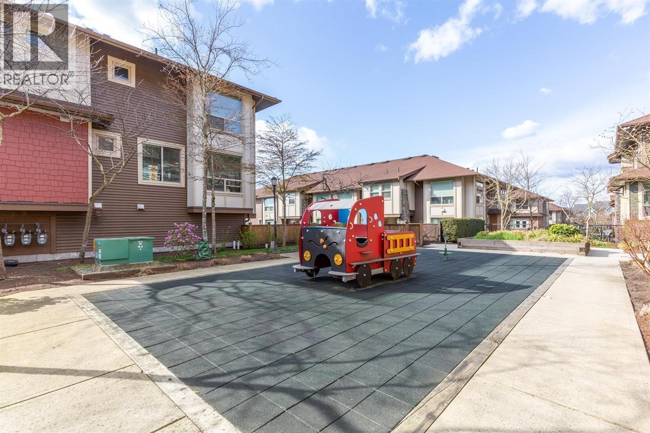 13 10480 248 Street Property Photo 35