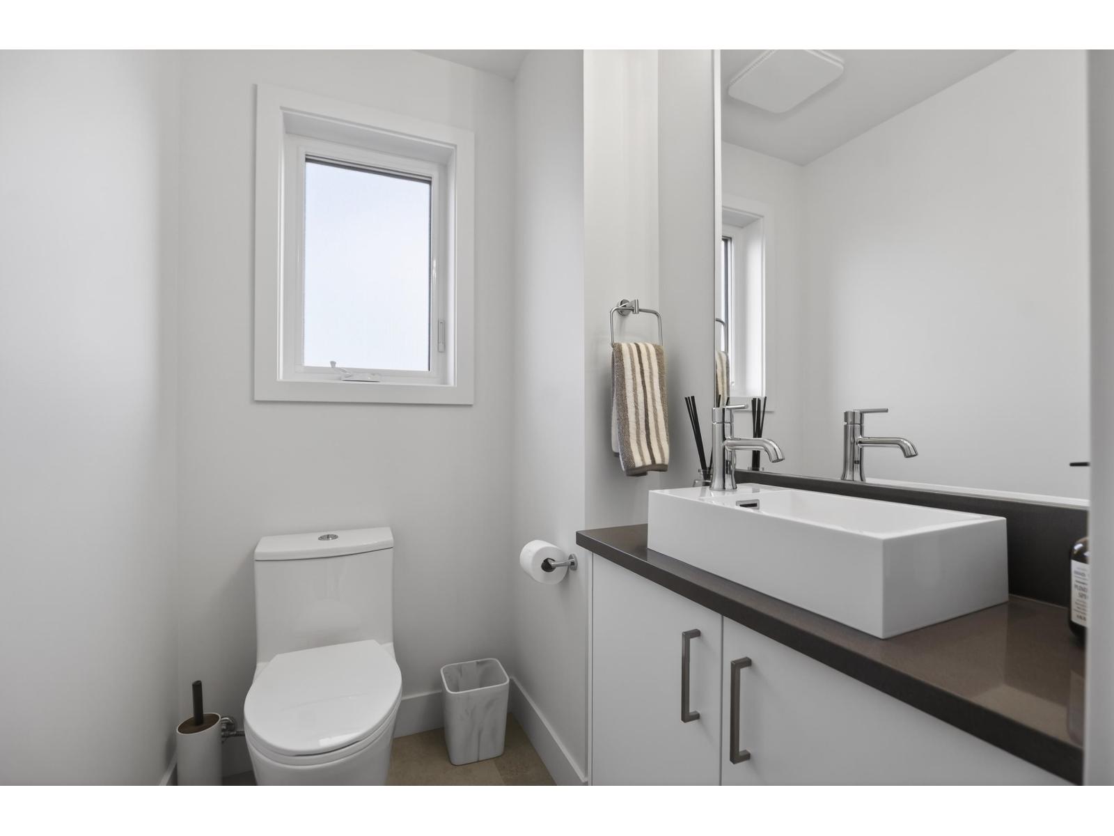 82 7381 Preston Boulevard Property Photo 8