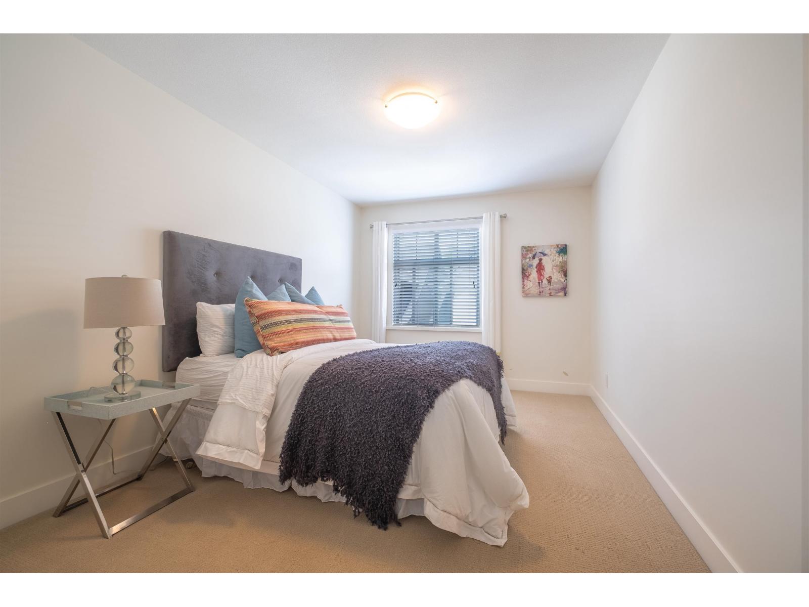 23 15885 26 Avenue Property Photo 26