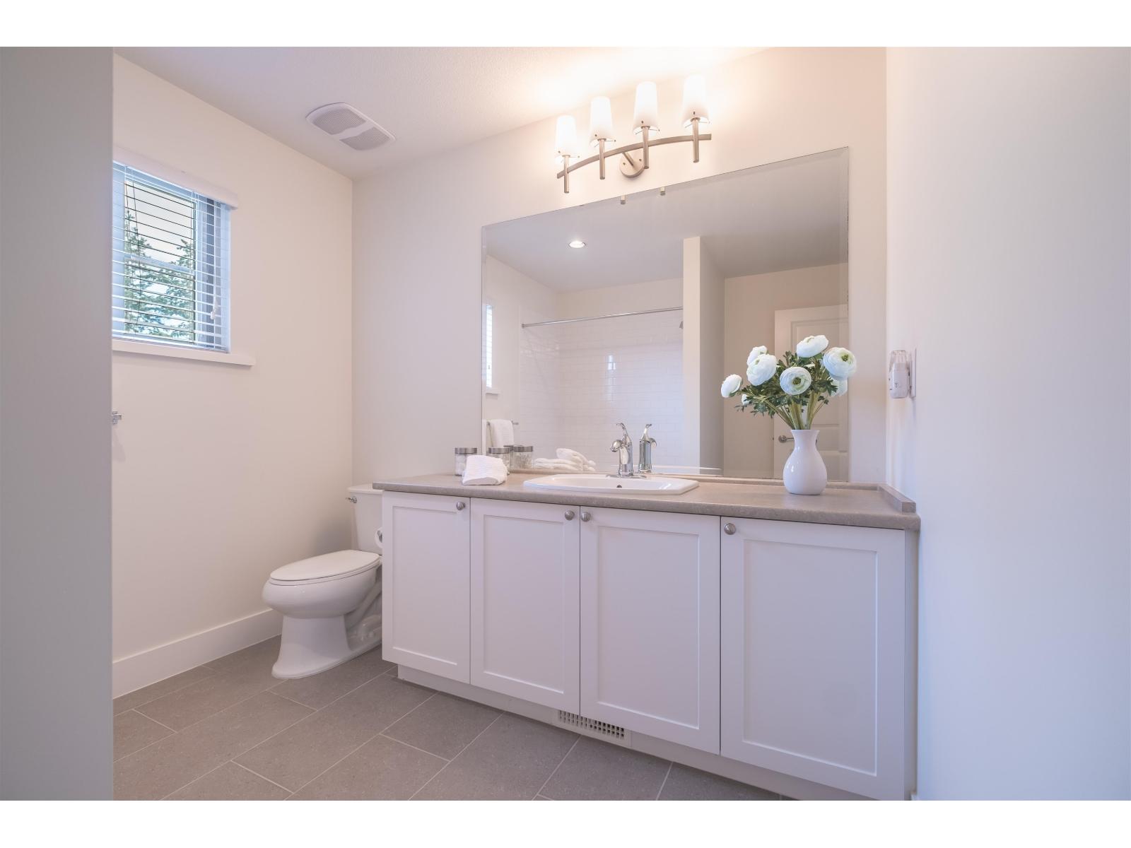 23 15885 26 Avenue Property Photo 27