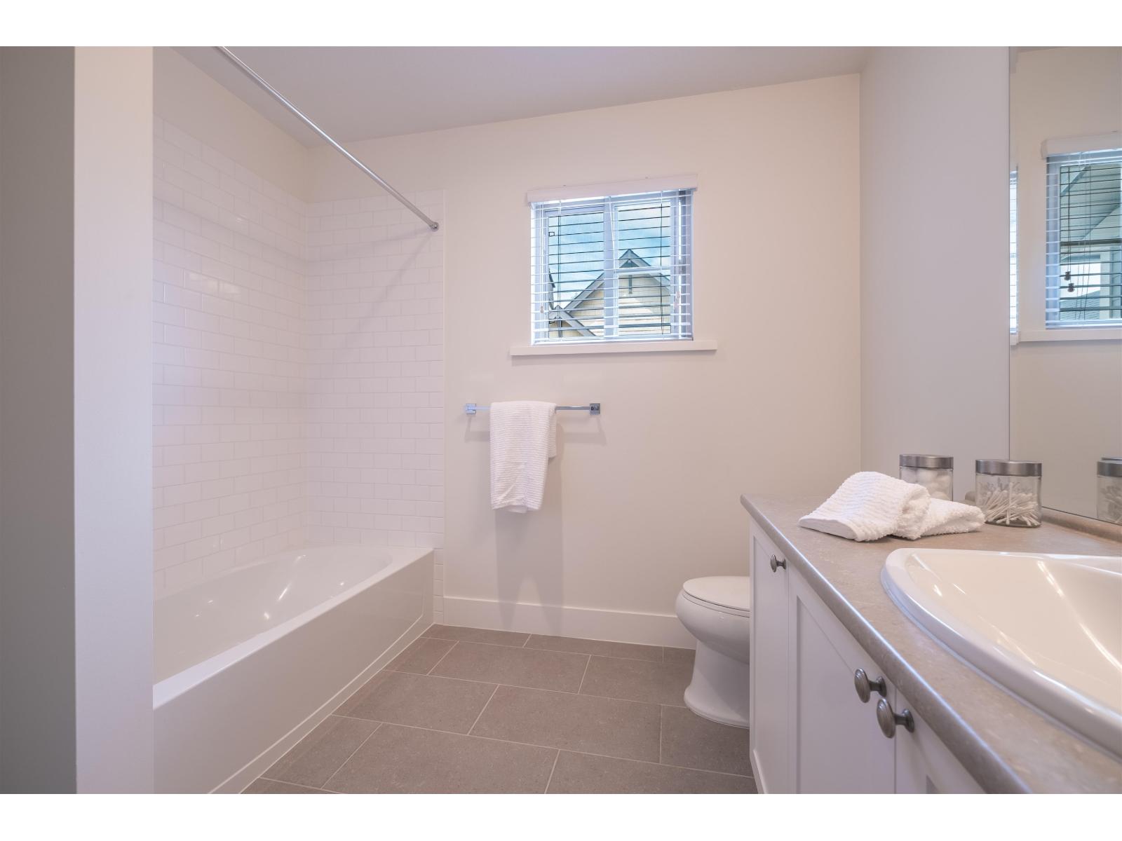 23 15885 26 Avenue Property Photo 28