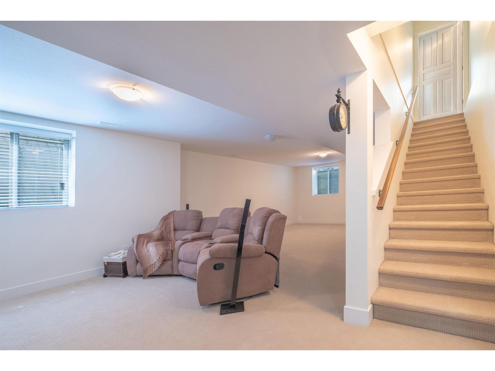 23 15885 26 Avenue Property Photo 35