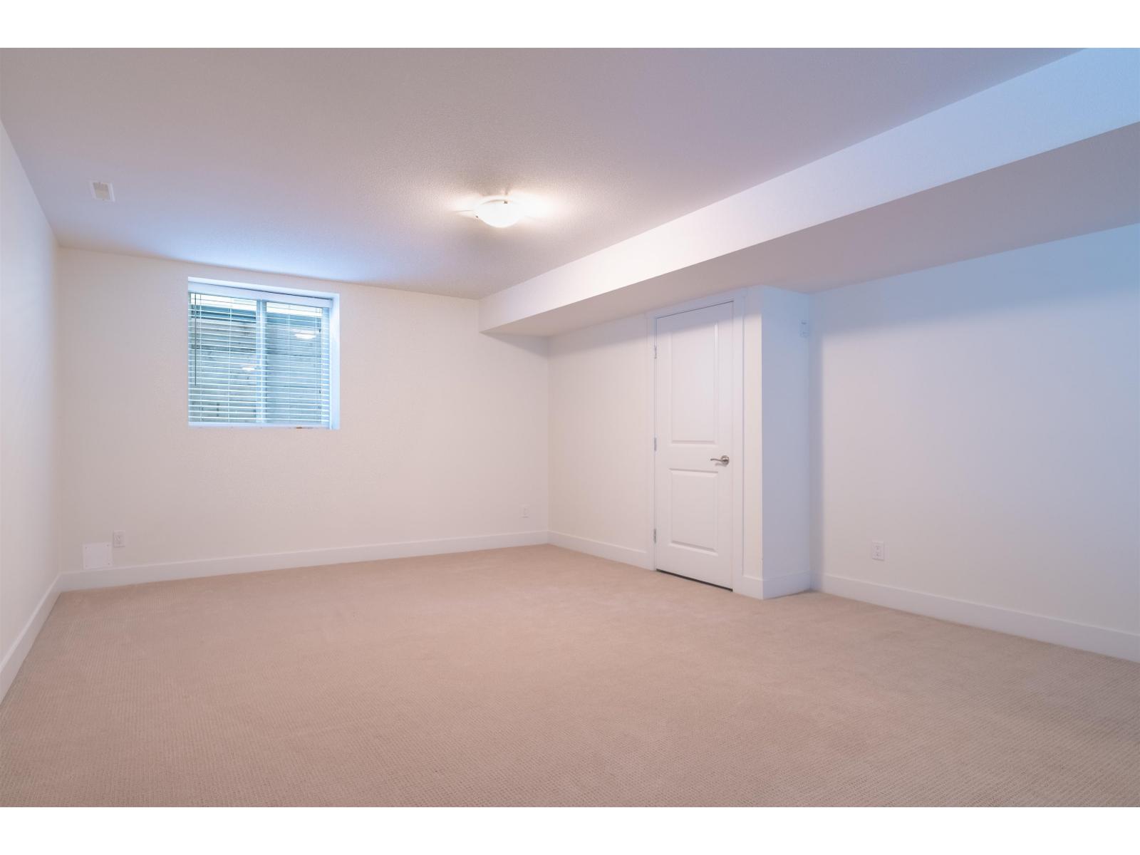 23 15885 26 Avenue Property Photo 39