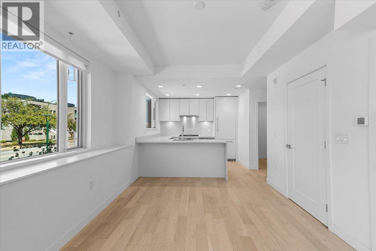4110 Columbia Street Property Photo 8