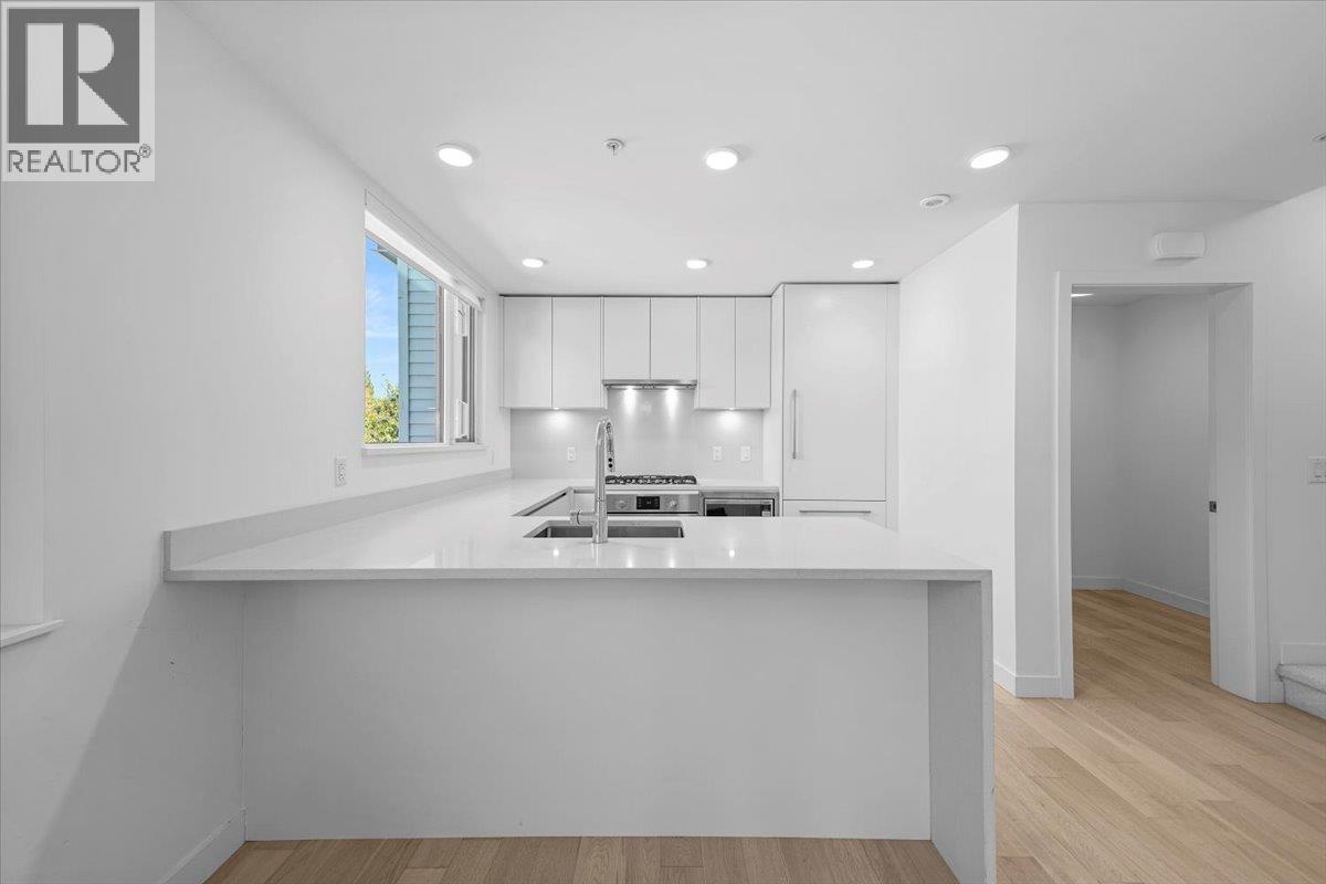 4110 Columbia Street Property Photo 9
