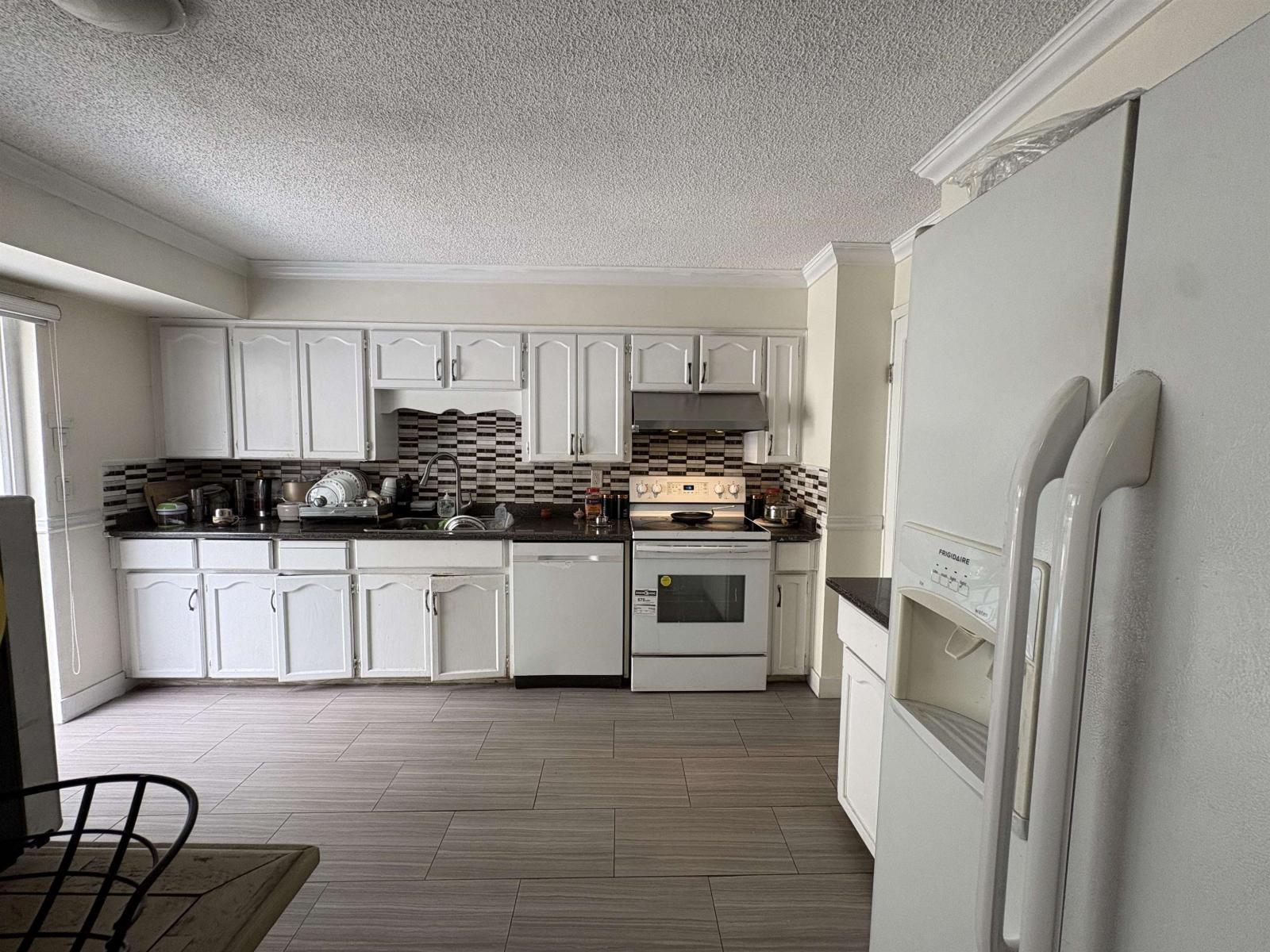 8063 138a Street Property Photo 11