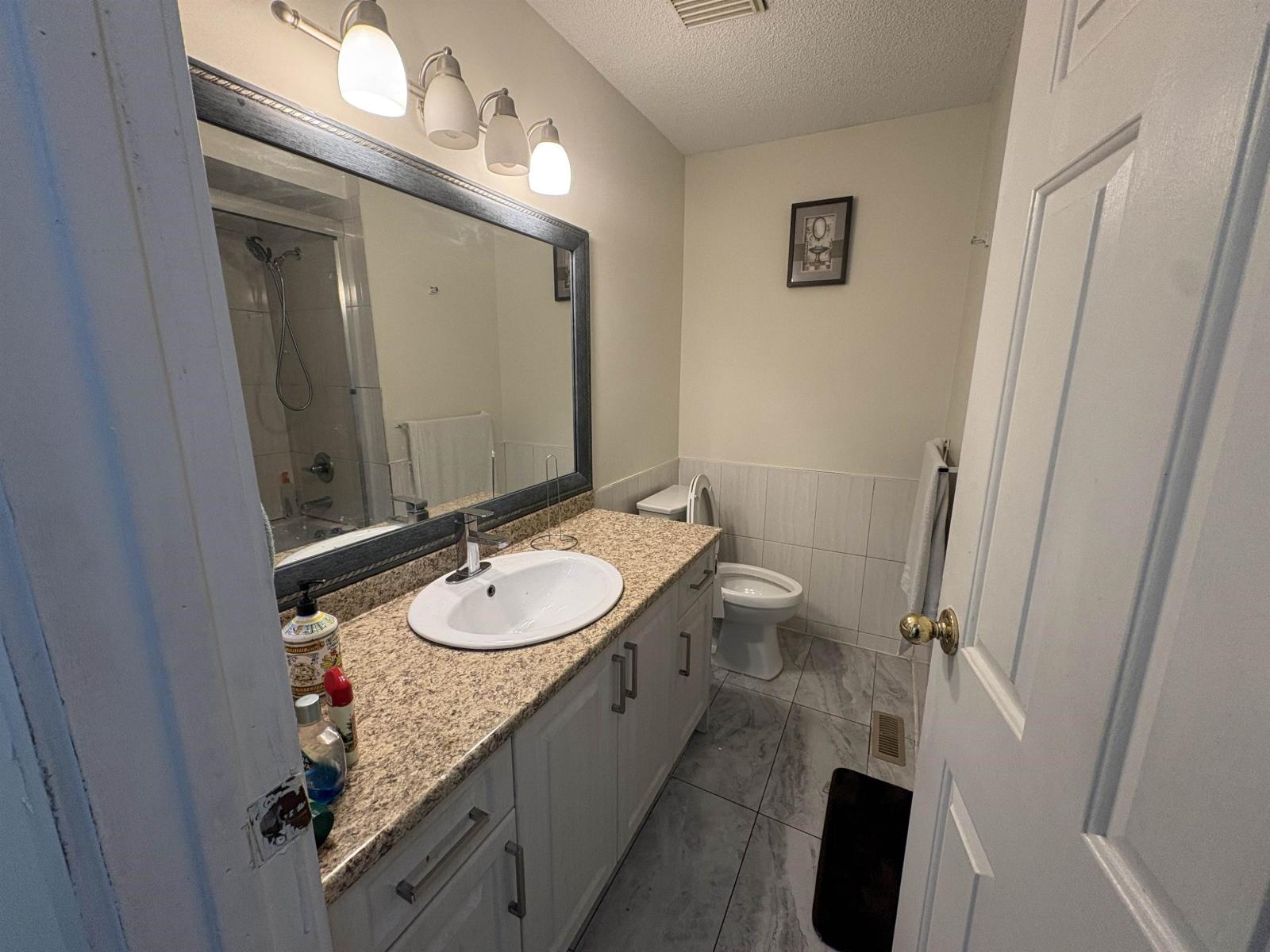 8063 138a Street Property Photo 20