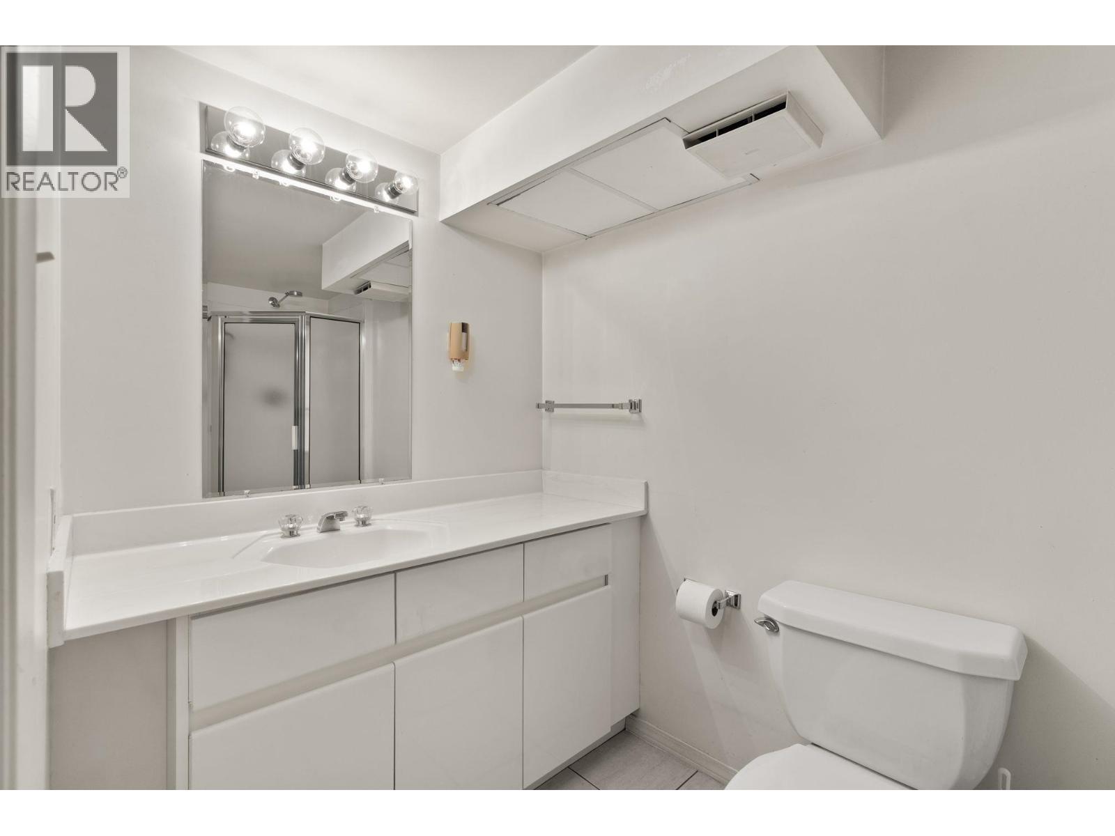 1537 W 40th Avenue Property Photo 38