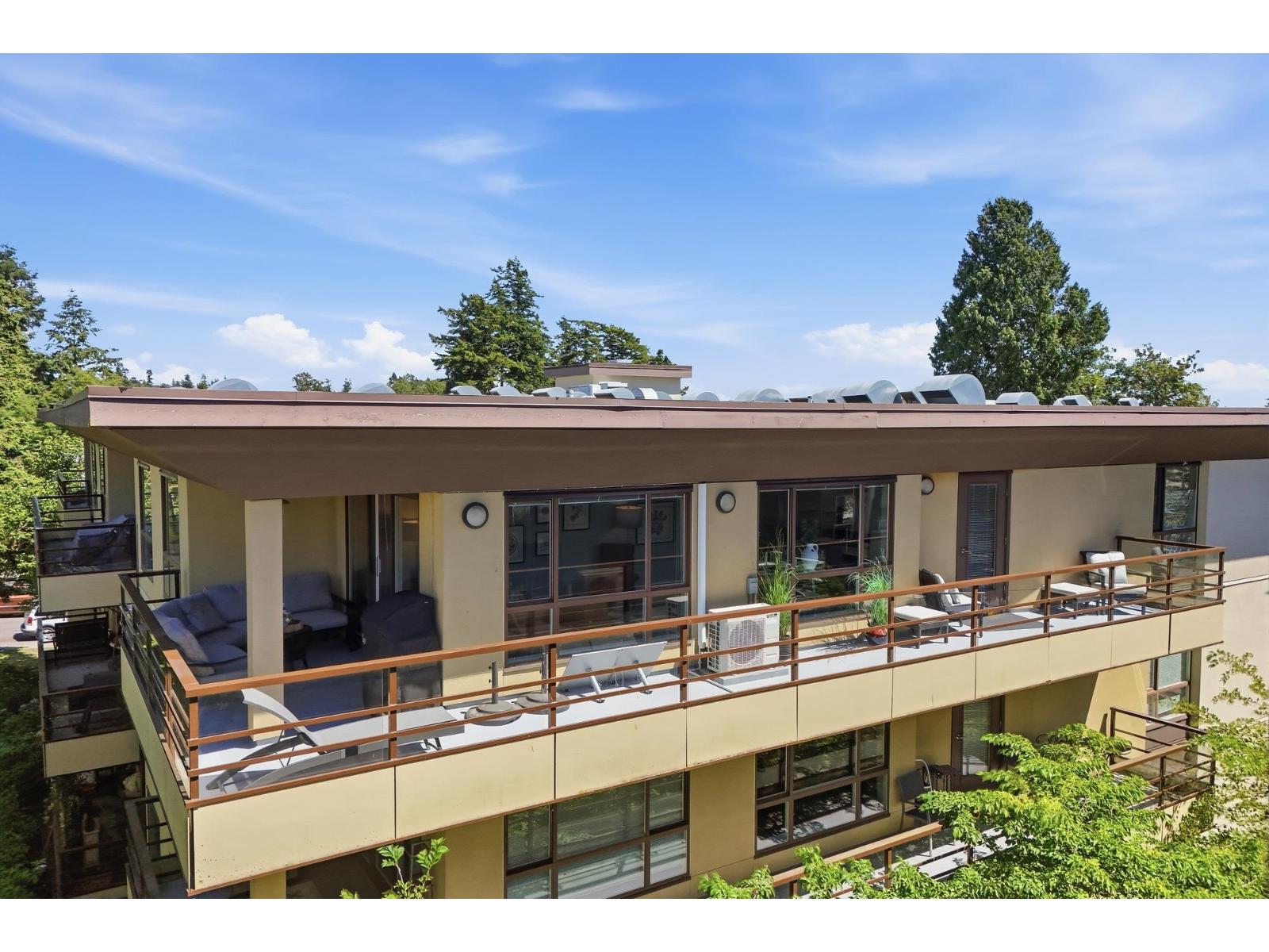 303 15747 MARINE DRIVE