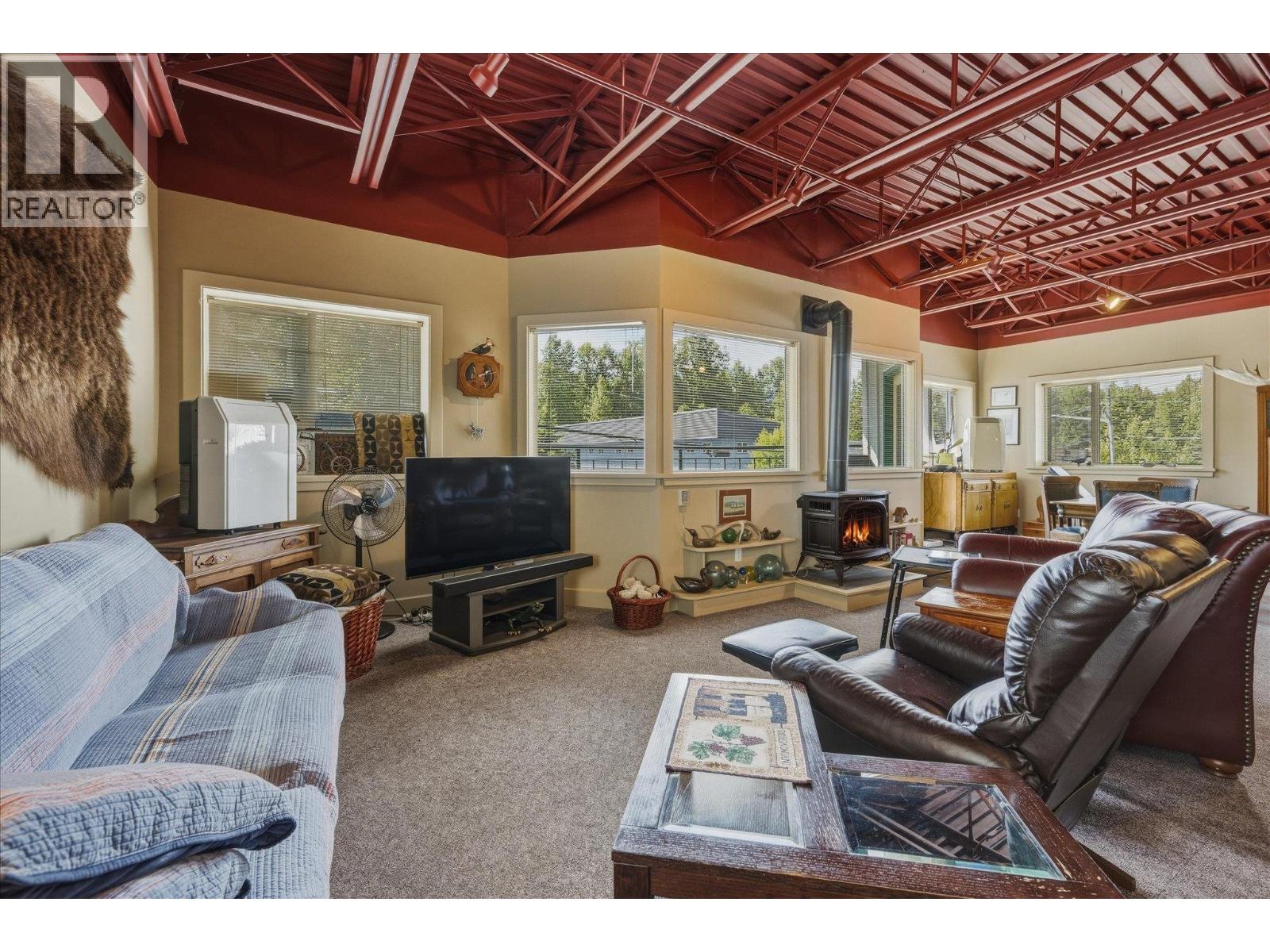 201 1400 Alpha Lake Road Property Photo 2