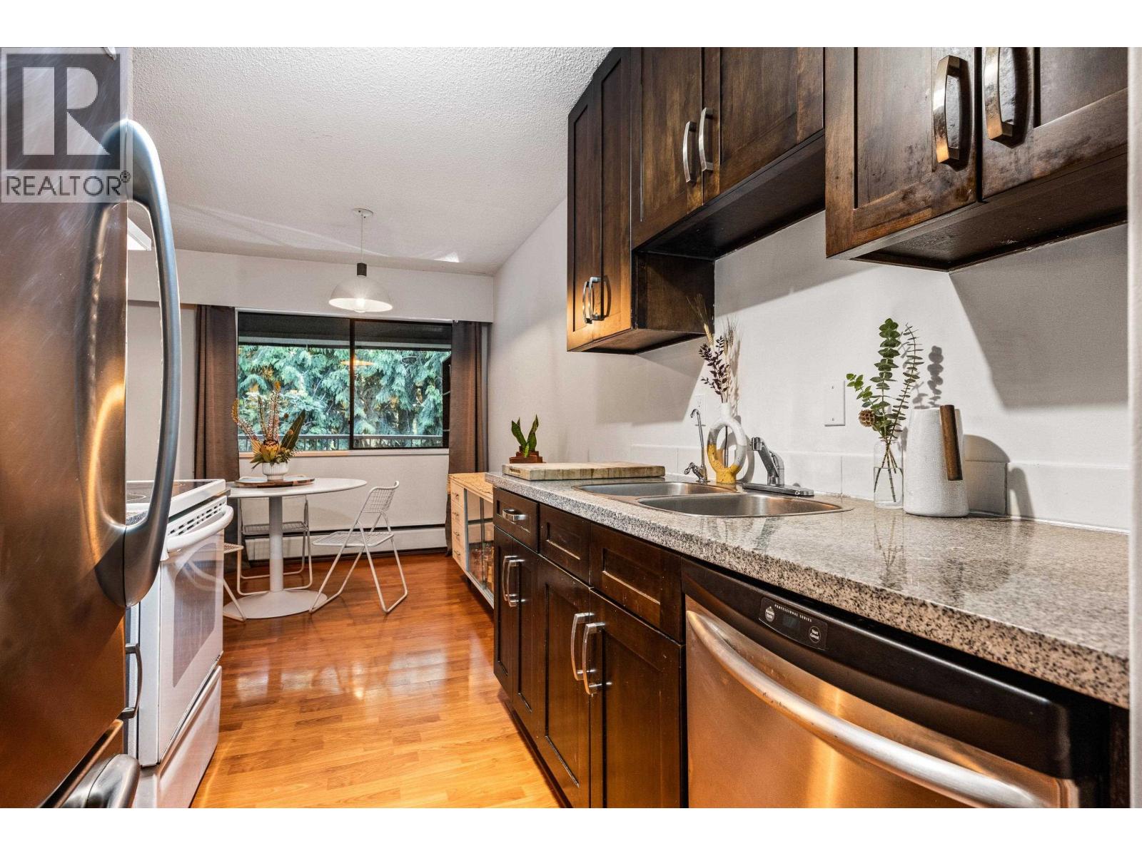 402 5340 Hastings Street Property Photo 1