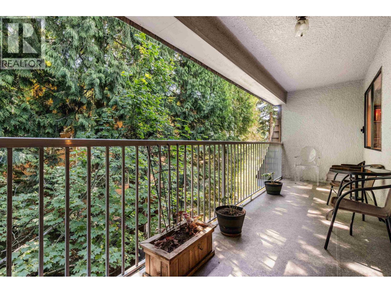 402 5340 Hastings Street Property Photo 2