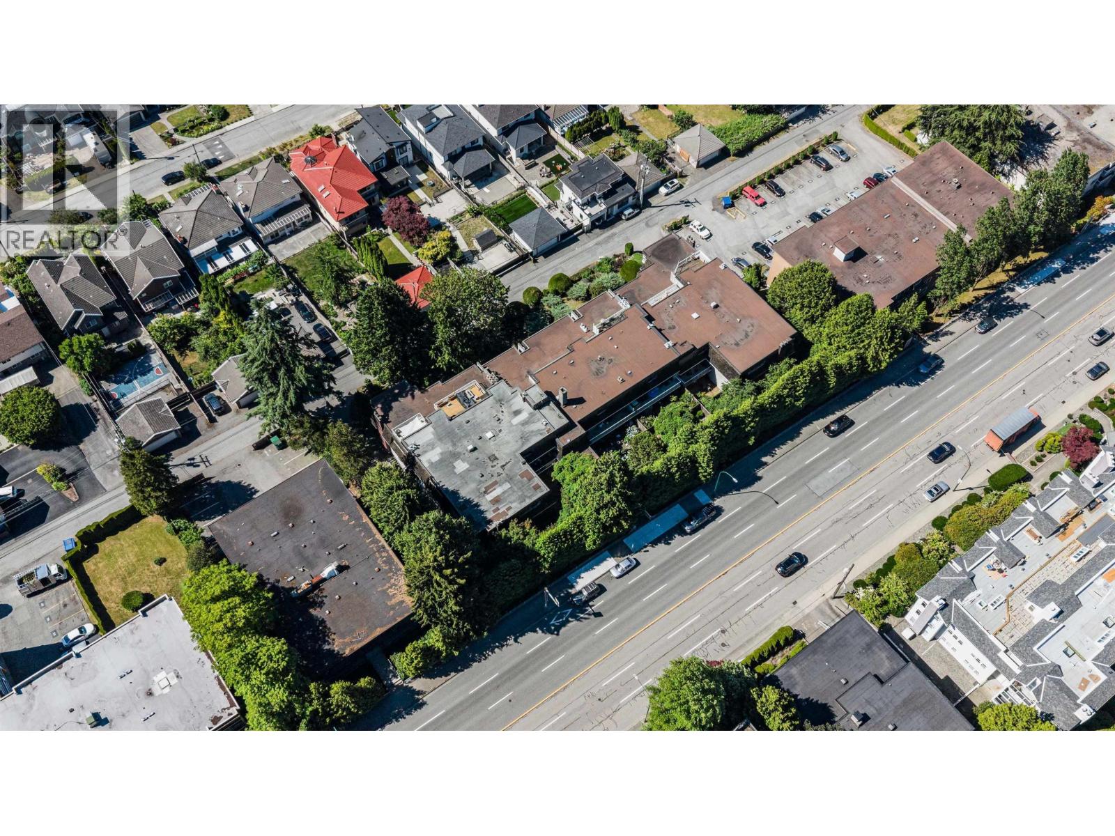 402 5340 Hastings Street Property Photo 3