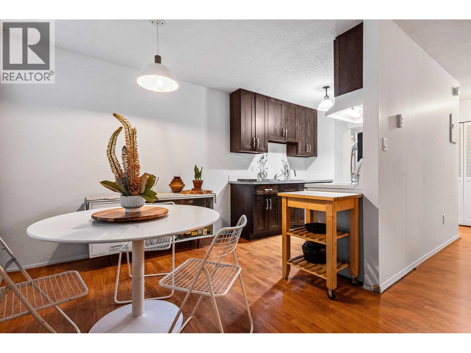 402 5340 Hastings Street Property Photo 9