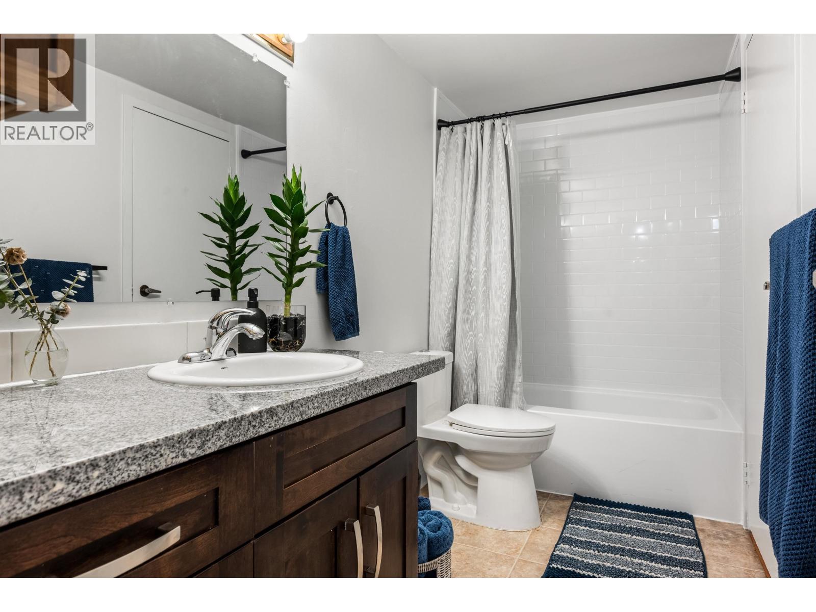 402 5340 Hastings Street Property Photo 19
