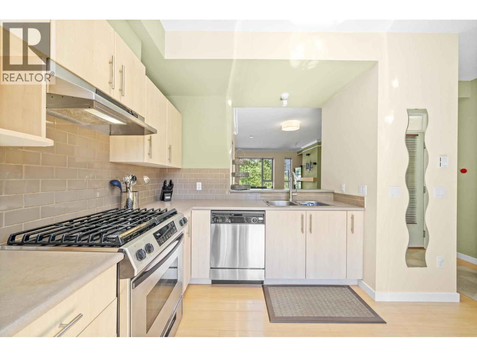 131 9229 University Crescent Property Photo 1