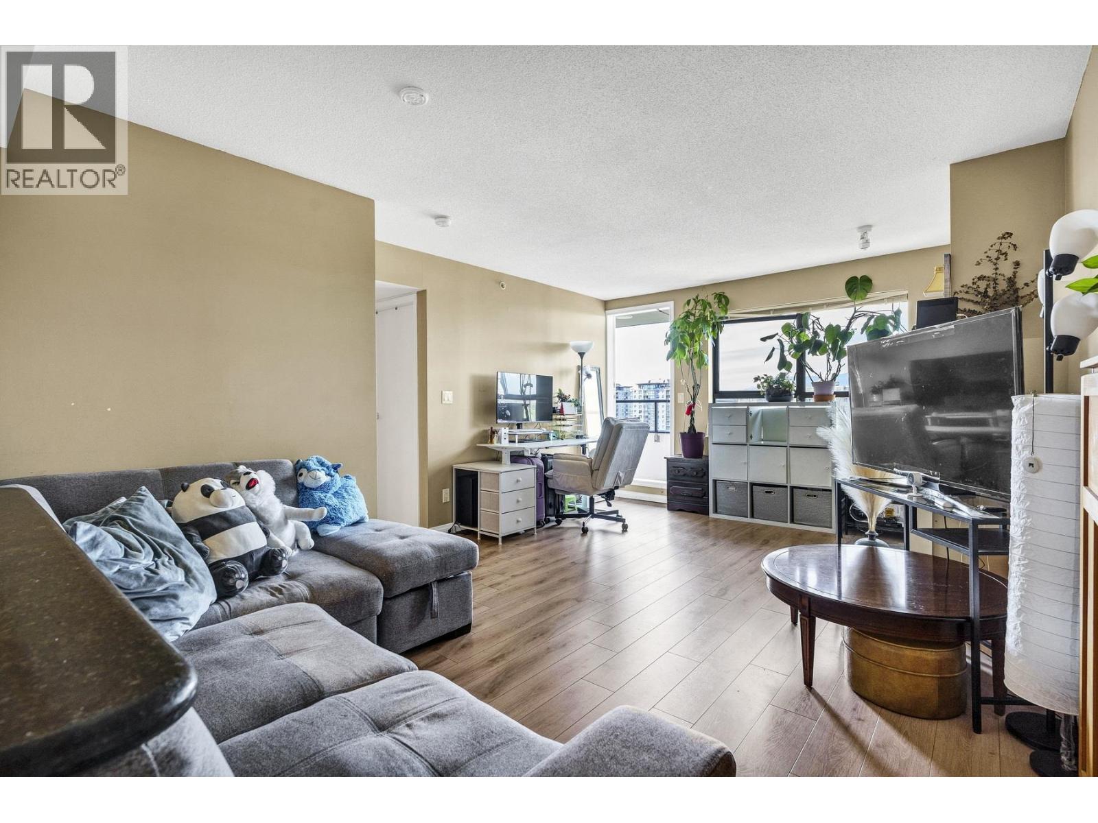 1303 6611 Cooney Road Property Photo 1
