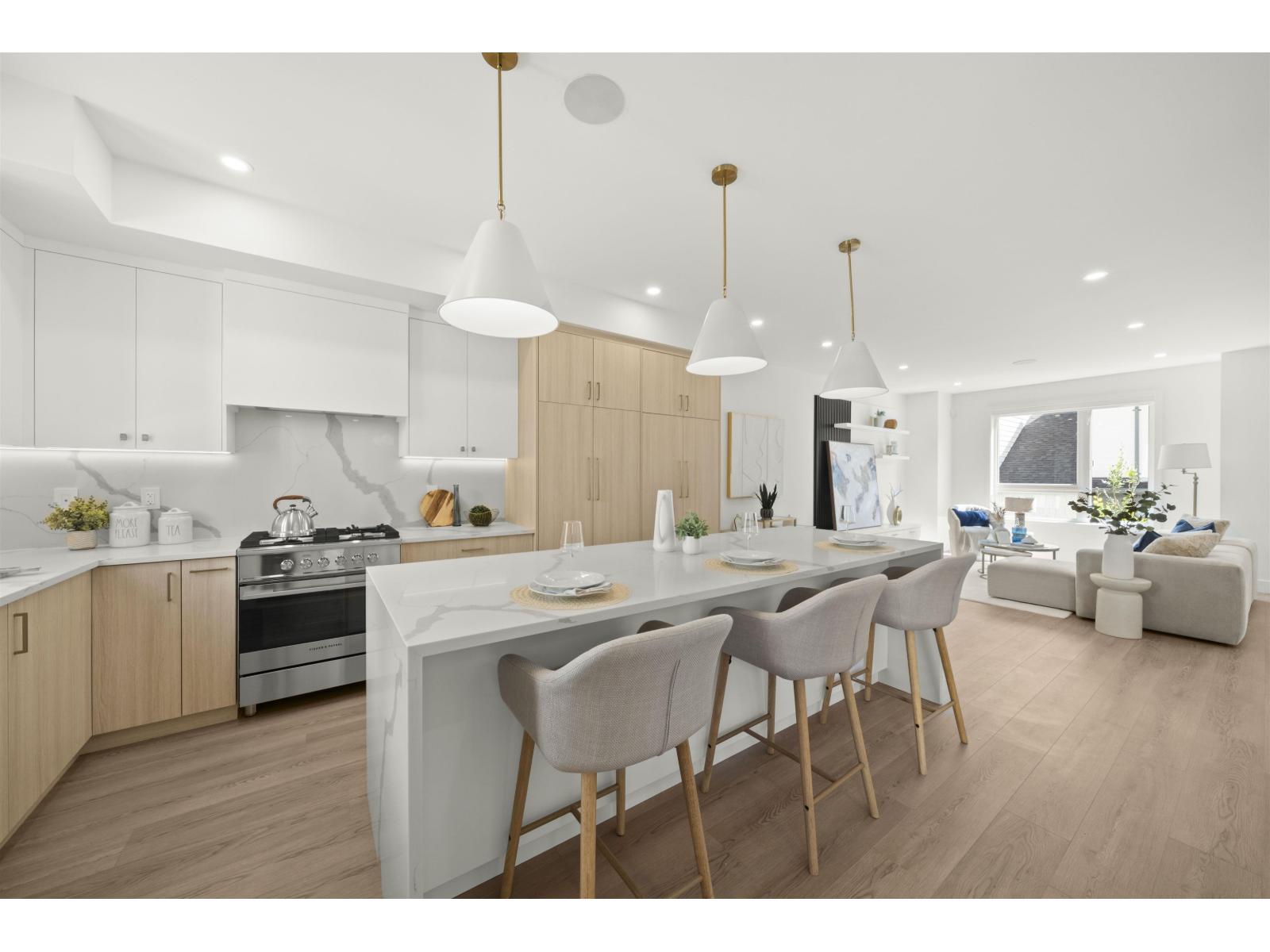 66 16358 90 Avenue Property Photo 1