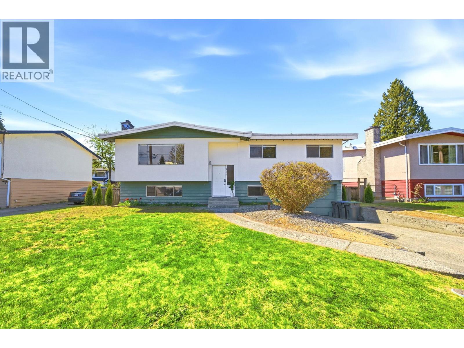 3561 YORK STREET Property Photo 1