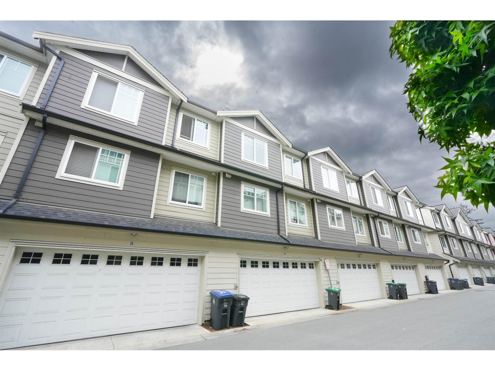 54 13898 64 AVENUE Property Photo 1