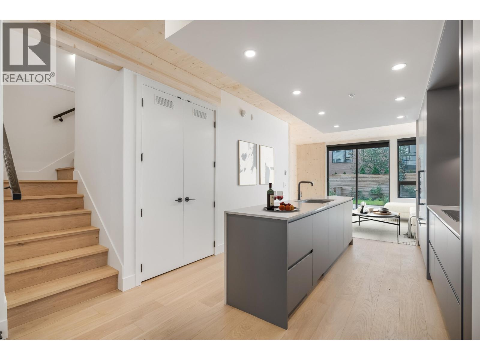 119 310 Salter Street Property Photo 2