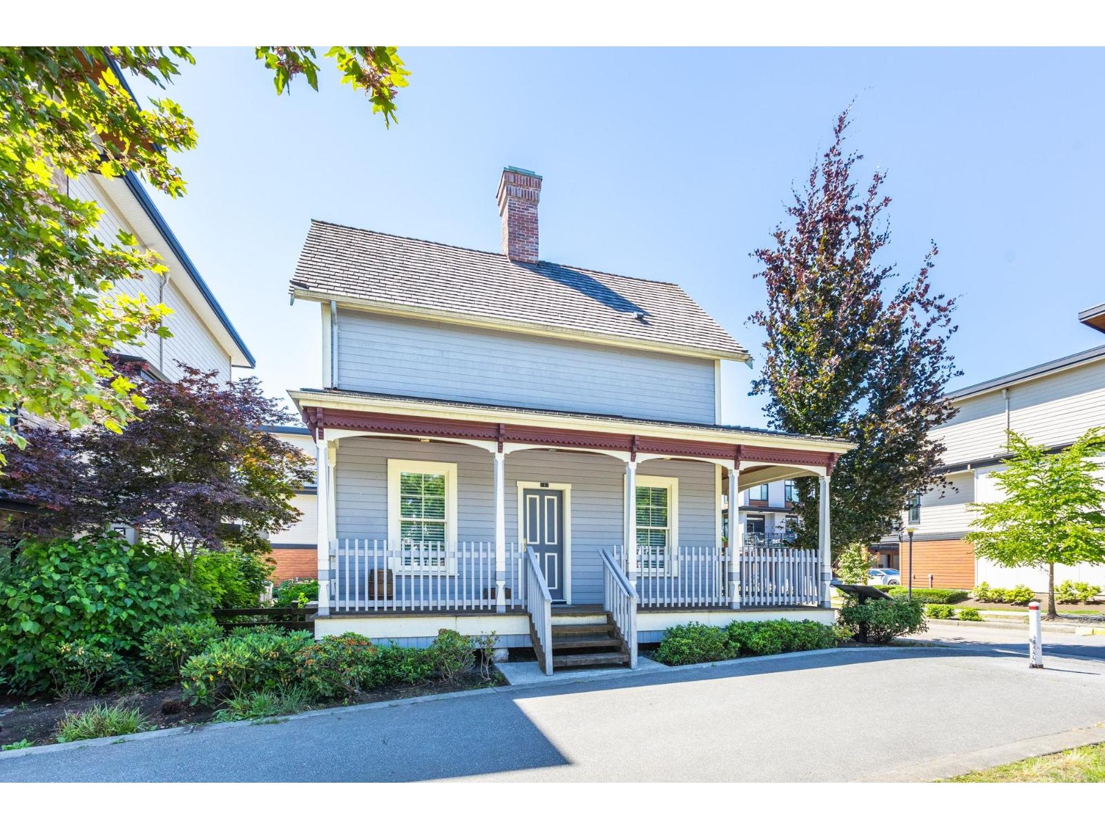 1 16488 64 Avenue Property Photo 2