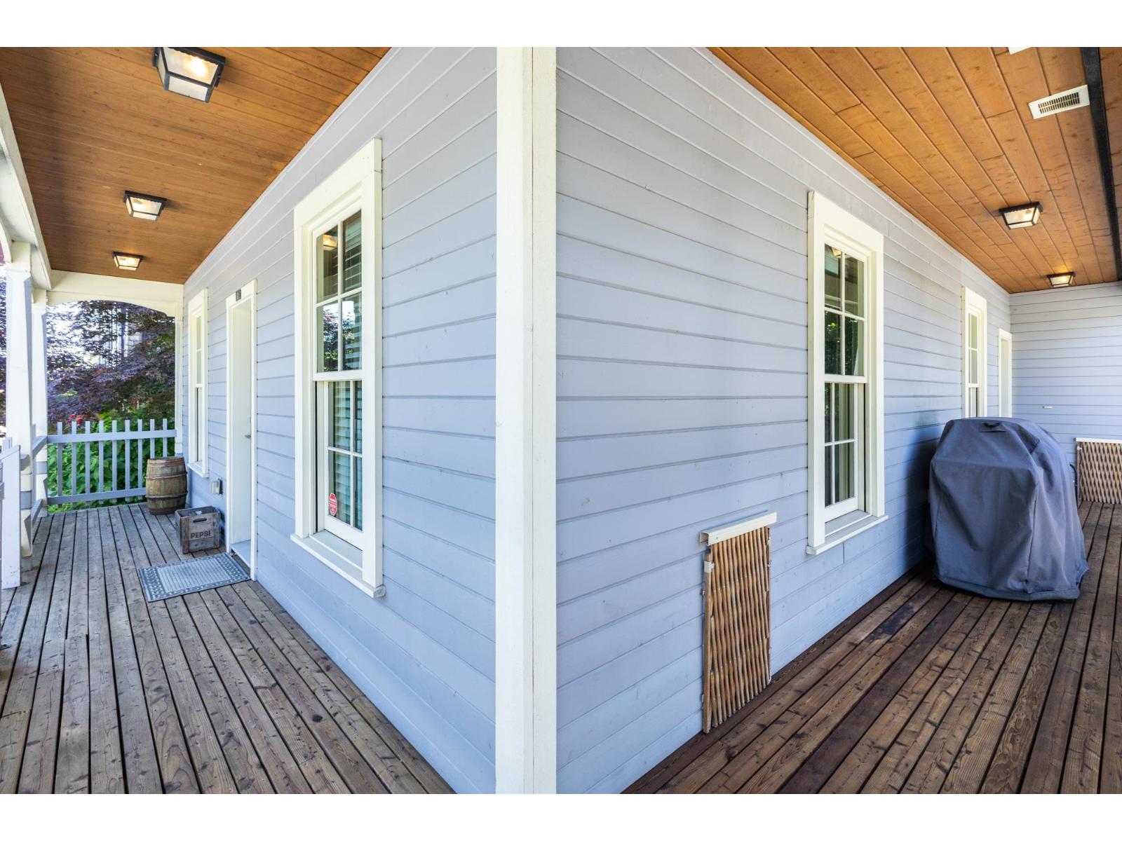 1 16488 64 Avenue Property Photo 5