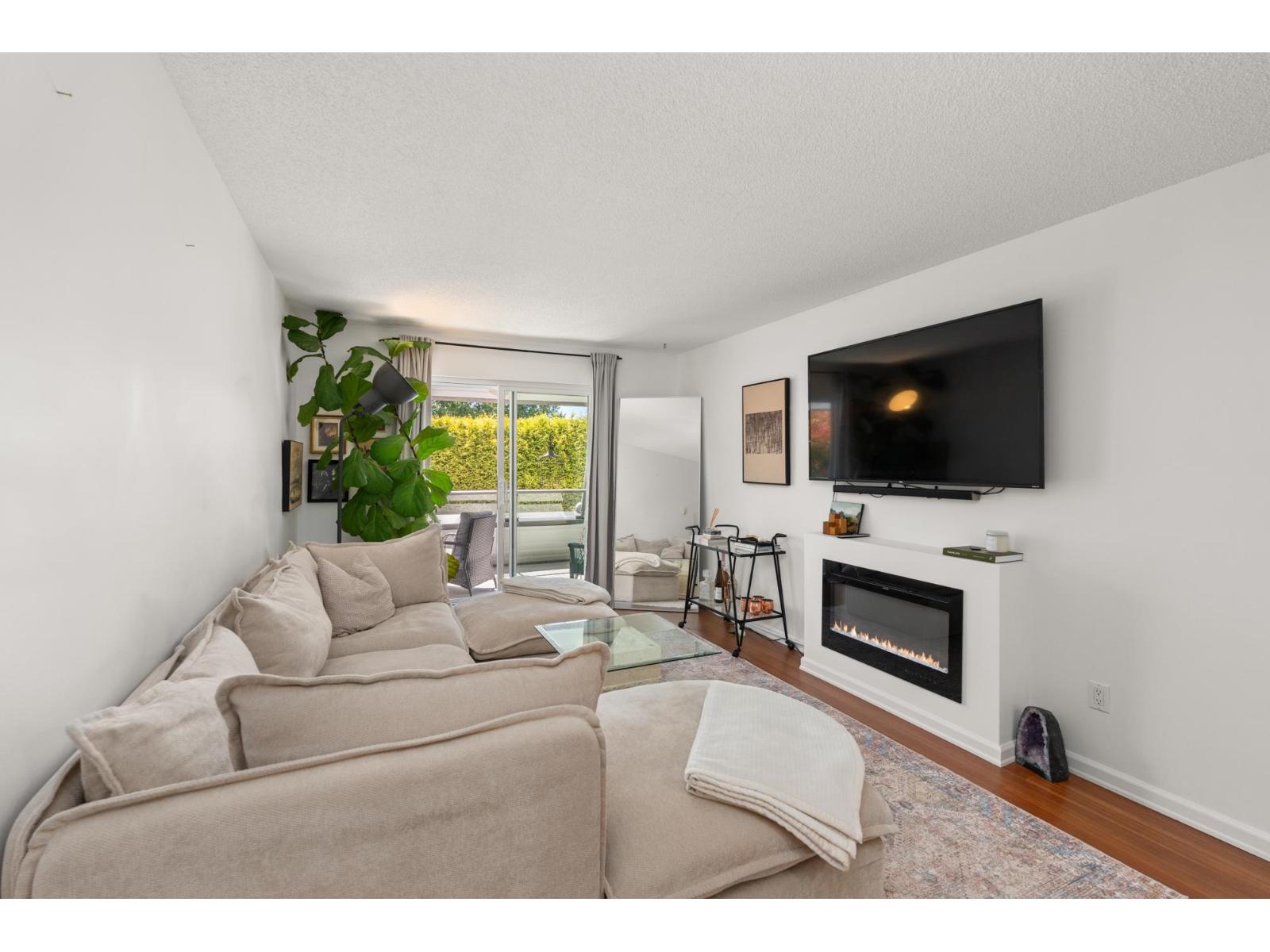 111 1341 George Street Property Photo 5