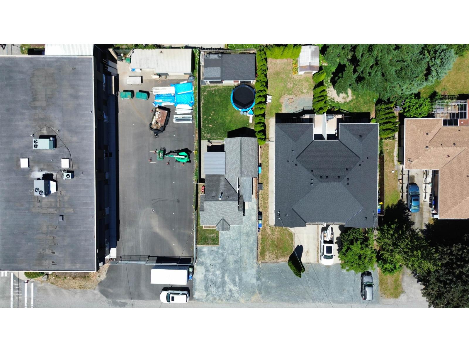 325 Hudson Bay Street Property Photo 2